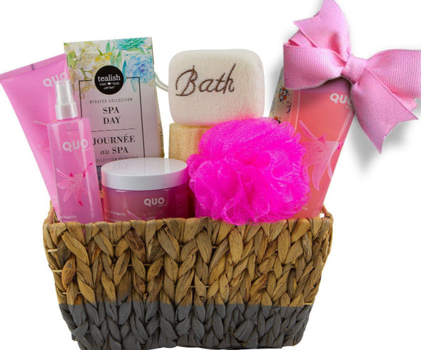 What Do You Put in a Spa Gift Basket