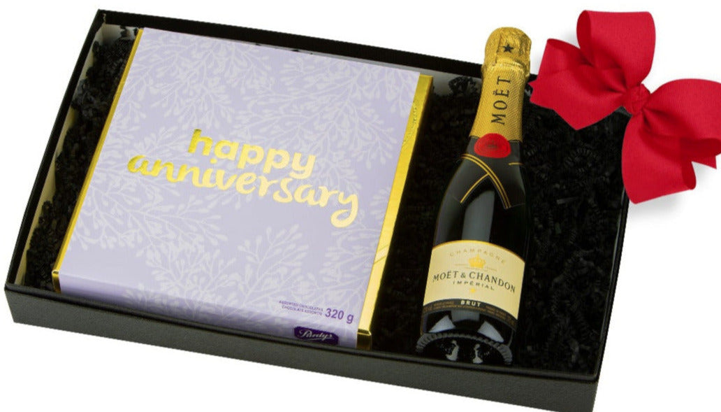 send the best wishes for anniversary with this unique and elegant gift box